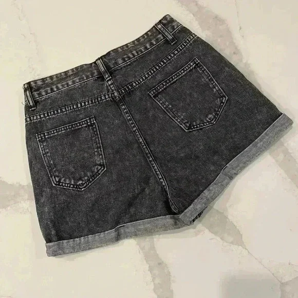 Shein Shorts Women's Size 6 Faded Weathered Black Denim High-Rise Rolled Cuffs - Picture 3 of 6